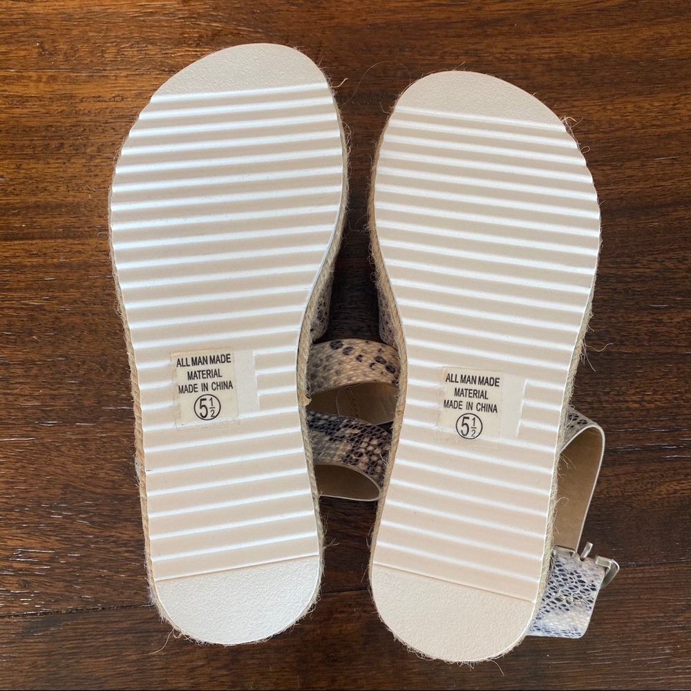 NWT Soda Python Sandals - Picture 12 of 13